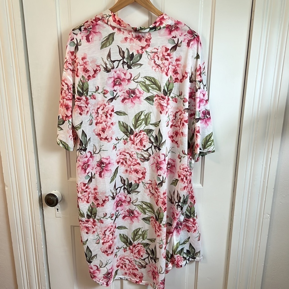 Show Me Your Mumu // Brie Floral Robe in Garden of Blooms Print - Picture 5 of 5